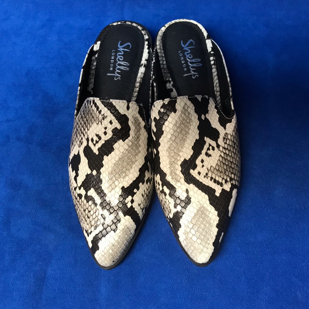 Shelly London point toe mule